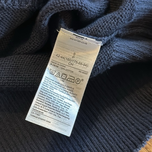 Navy sailor collar sweater. Size small - Picture 6 of 6